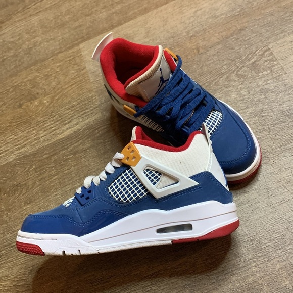 Nike Blue and Red Sneakers with Air Unit - Picture 8 of 8